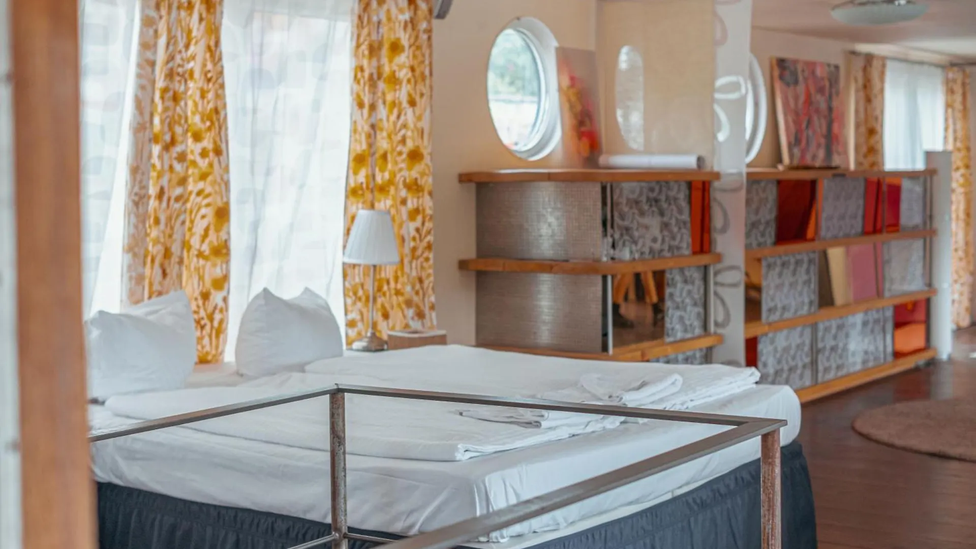 ** Hotel Shipotel-Berlin Gmbh, Shipotel Eastern & Shipotel Western Duitsland